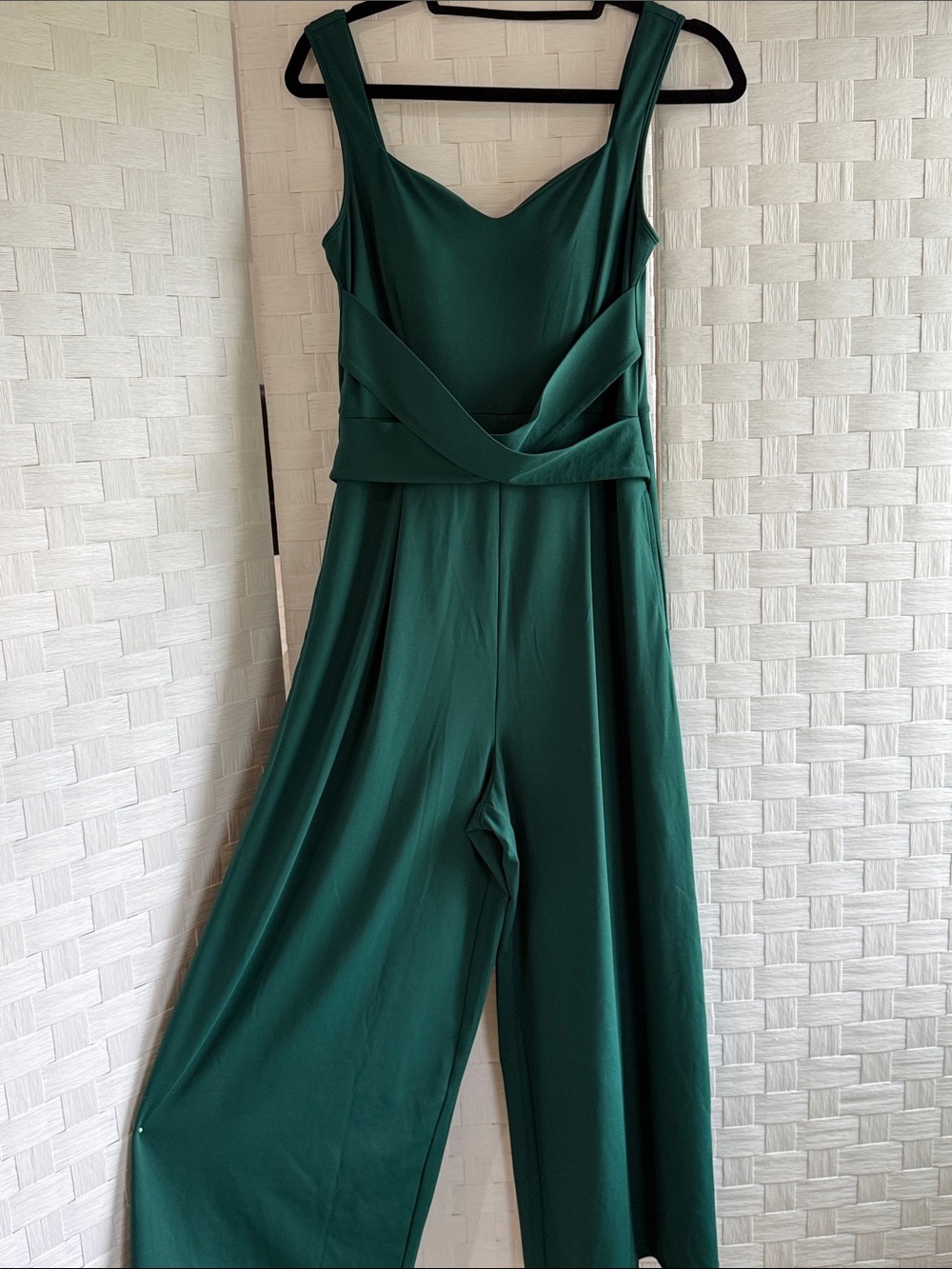 HALARA Emerald Green Sleeveless Wide-Leg Jumpsuit